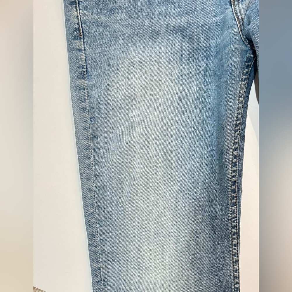 Levi’s 511 Jeans Mens 32x30 Slim Fit Light Wash Denim Faded Distressed - Picture 4 of 7